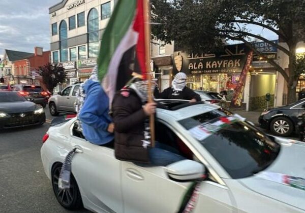 Protest in support of Palestine in the US… A motorcade formed and drove around the city!
